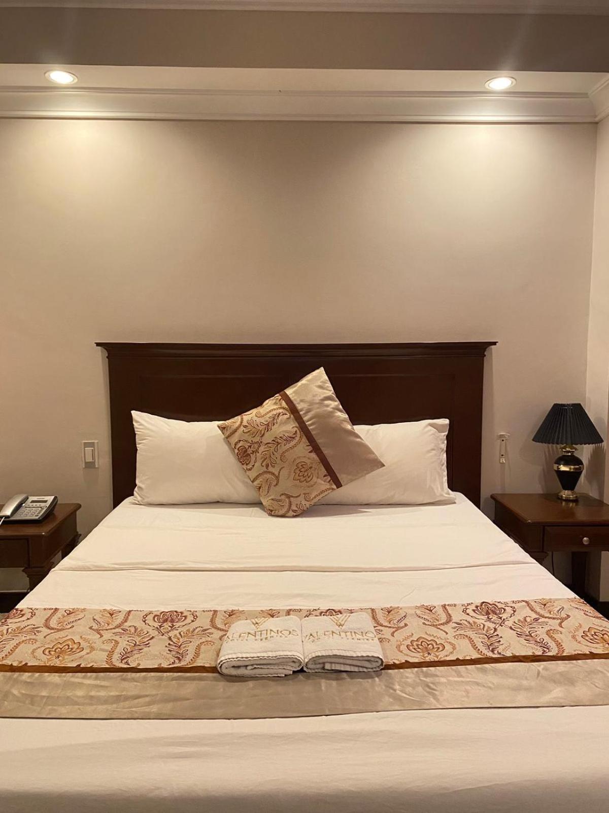 Valentino'S Hotel Angeles Ngoại thất bức ảnh