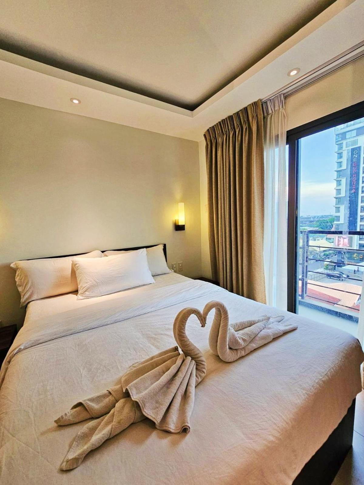 Valentino'S Hotel Angeles Ngoại thất bức ảnh