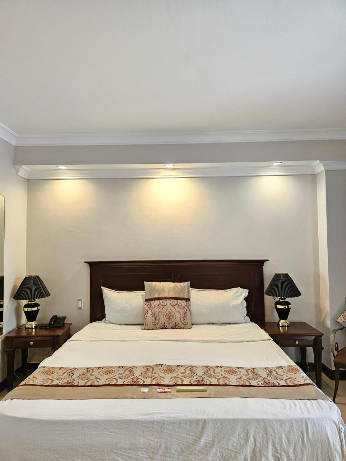 Valentino'S Hotel Angeles Ngoại thất bức ảnh