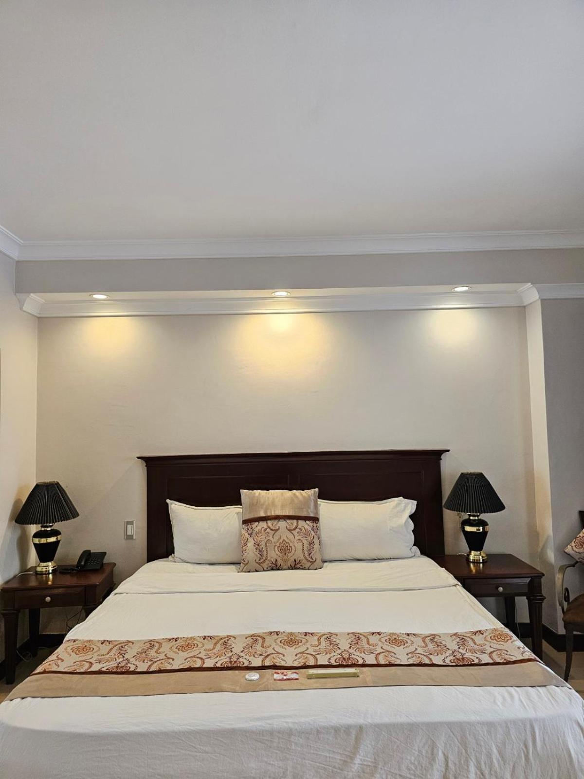 Valentino'S Hotel Angeles Ngoại thất bức ảnh